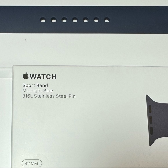 EUC Apple Watch OEM Sport Silicone Watch Band Midnight Blue 42MM - Picture 3 of 14